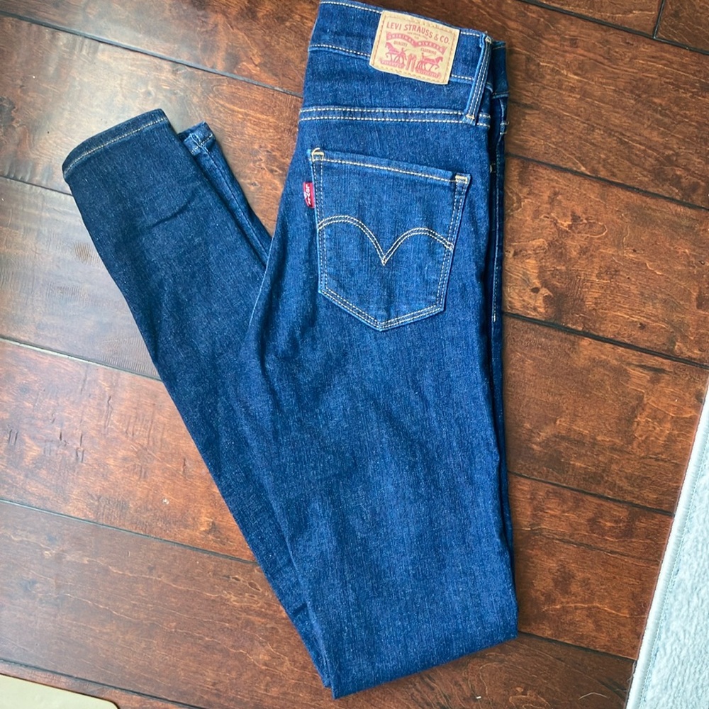Levi’s skinny jeans size 25